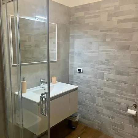 New San Lazzaro House 2 Boho Style -piazza Pontida Appartement *